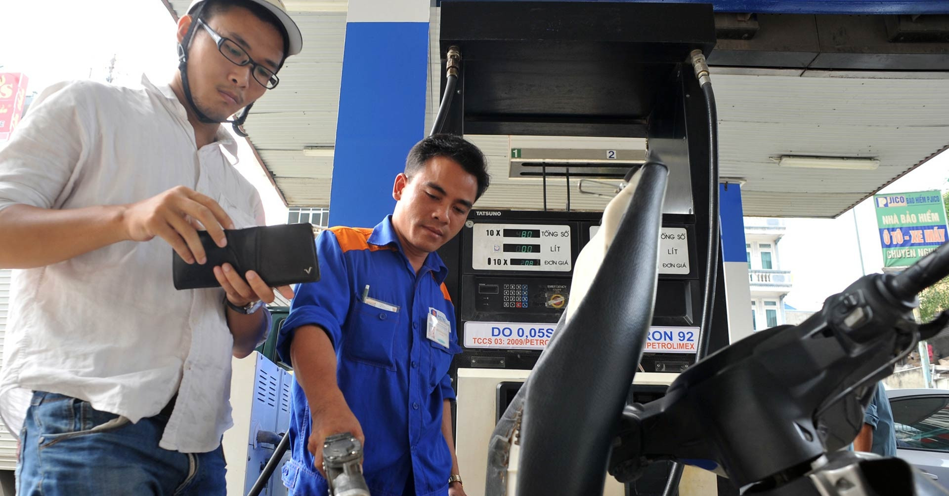 Giá xăng có thể đảo chiều tăng sau 2 lần giảm