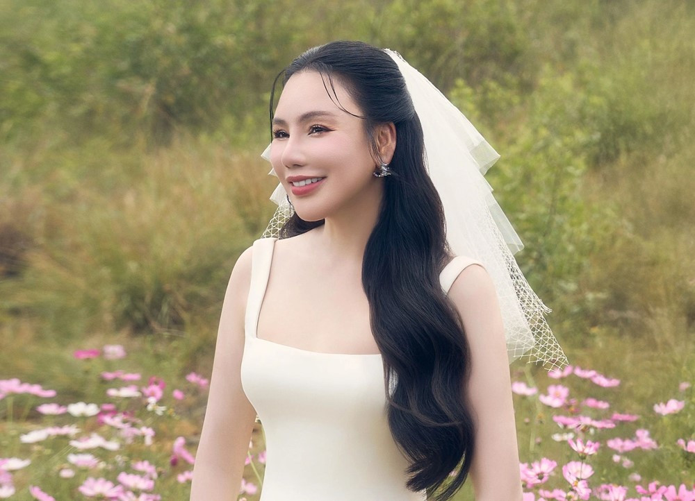 Nữ ca sĩ được cố nhạc sĩ An Thuyên đặc cách vào học tại trường nghệ thuật quân đội, 2 lần tốt nghiệp thủ khoa, giàu có thế nào trước khi kết hôn ở tuổi 45? - ảnh 1