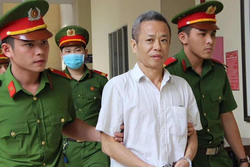 Đình chỉ điều tra vụ án hình sự đối với cựu Bí thư Bến Cát Nguyễn Hồng Khanh - ảnh 1