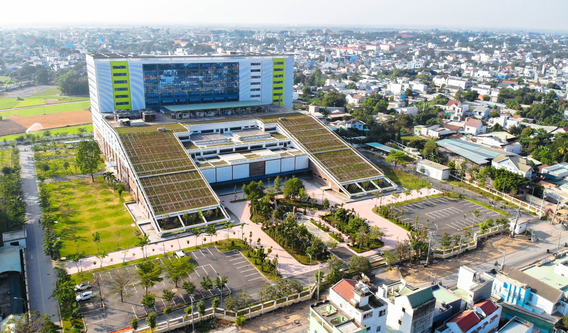 Một bệnh viện tại TP. HCM . Nguồn ảnh: Báo Người Lao Động Một bệnh viện tại TP. HCM . Nguồn ảnh: Báo Người Lao Động