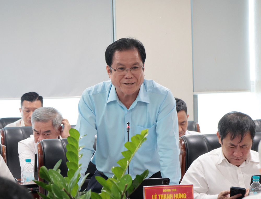 Tổng Giám đốc Tập đoàn Công nghiệp Cao su Việt Nam Lê Thanh Hưng phát biểu tại buổi làm việc. Nguồn ảnh: UBND tỉnh Bình Dương Tổng Giám đốc Tập đoàn Công nghiệp Cao su Việt Nam Lê Thanh Hưng phát biểu tại buổi làm việc. Nguồn ảnh: UBND tỉnh Bình Dương