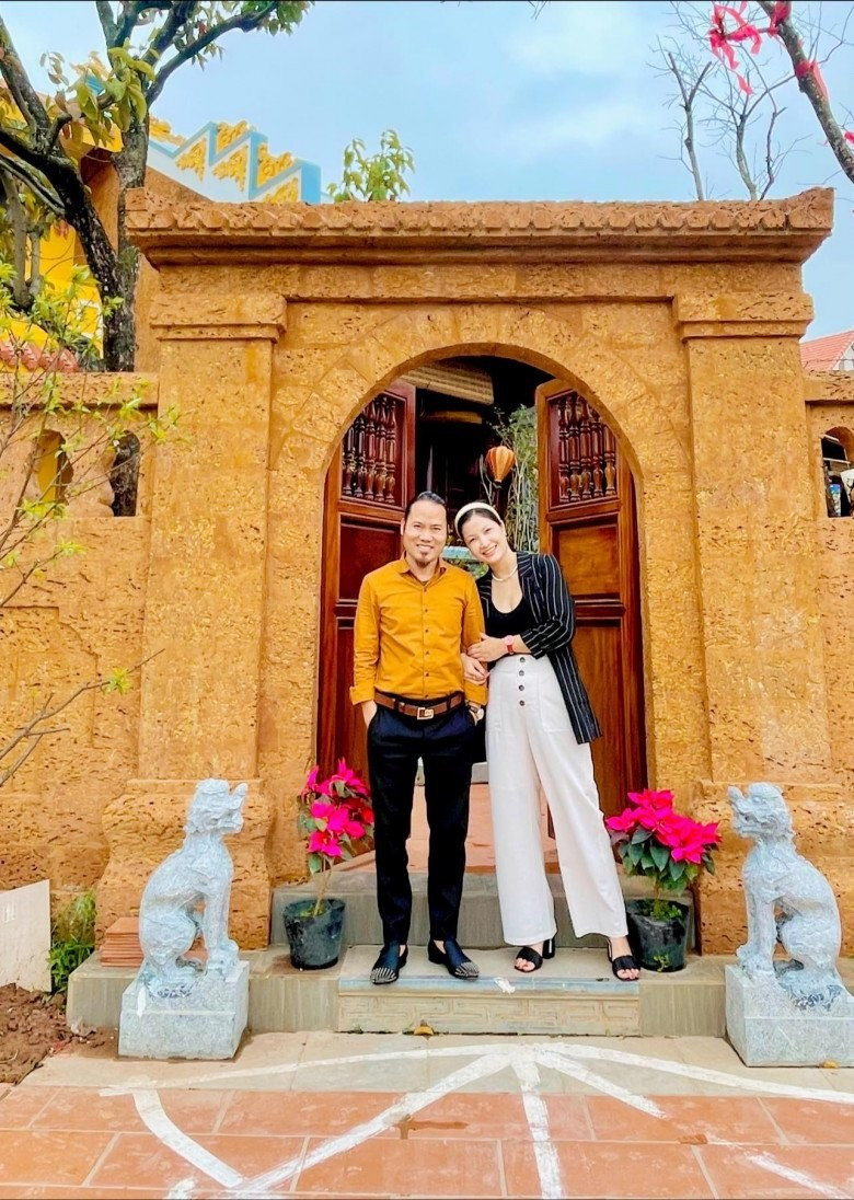Nghệ sĩ hài là 'đại gia ngầm', lập kỷ lục Việt Nam, sở hữu biệt phủ dát vàng, làm bằng gỗ quý giá trị hàng chục tỷ - ảnh 2