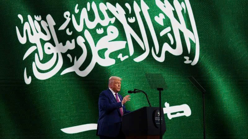 'Huy động' 1.800 tỷ USD trong 48 giờ: Ông Trump mơ về một nước Mỹ không tòa án, không báo chí, chỉ có tỷ đô và quyền lực tuyệt đối? - ảnh 1