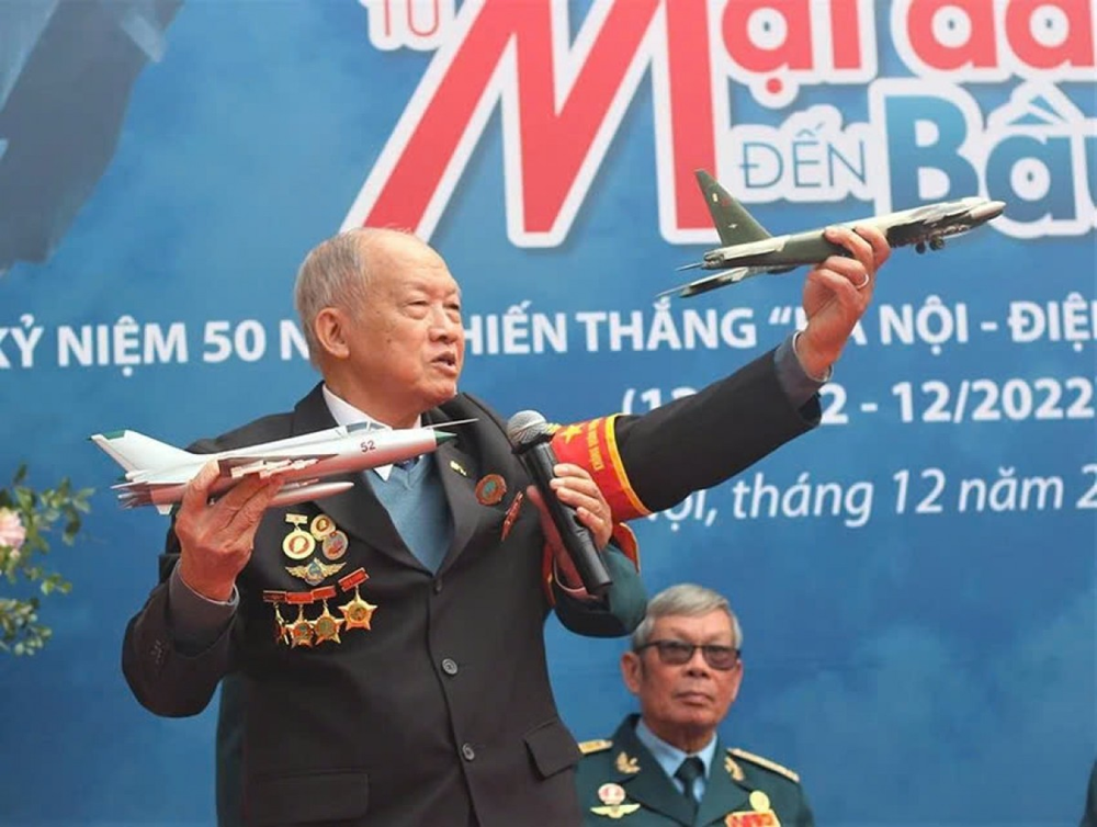 Phi công quê Thái Bình là người đầu tiên bắn hạ ‘pháo đài bay’ B-52, niềm tự hào ‘bất khả chiến bại’ của cường quốc quân sự thế giới - ảnh 1