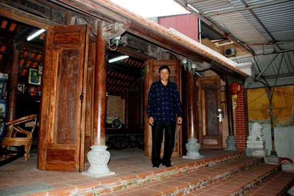Ngôi nhà cổ dựng hoàn toàn từ gỗ quý như 'vàng ròng lộ thiên' toả hương thơm ngát khiến ai nấy đều sửng sốt- Ảnh 1.