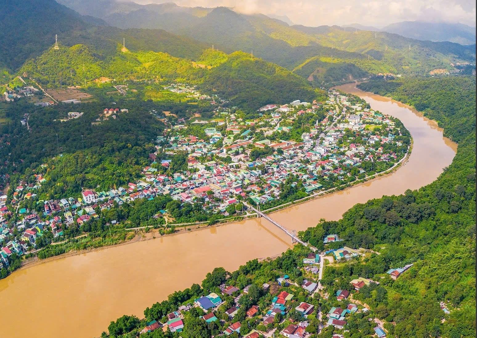 Chỉ hơn một tháng nữa, huyện rộng nhất Việt Nam sẽ bị xóa tên khỏi bản đồ hành chính- Ảnh 2. Chỉ hơn một tháng nữa, huyện rộng nhất Việt Nam sẽ bị xóa tên khỏi bản đồ hành chính- Ảnh 2.