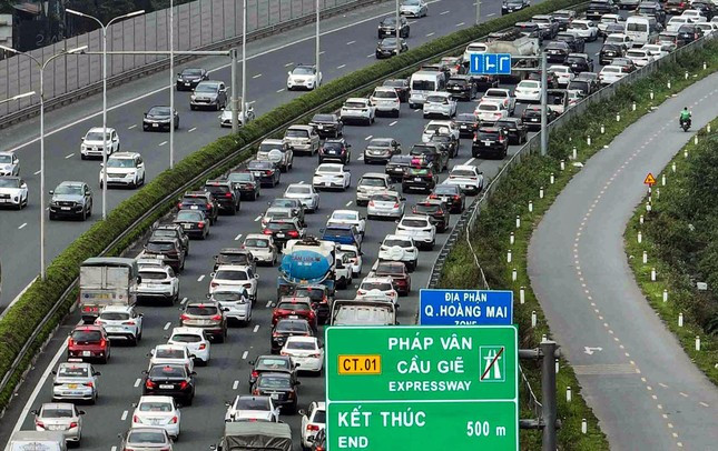 Ô tô cũ vào nội đô: Phải bước qua 'ải' khí thải ảnh 1