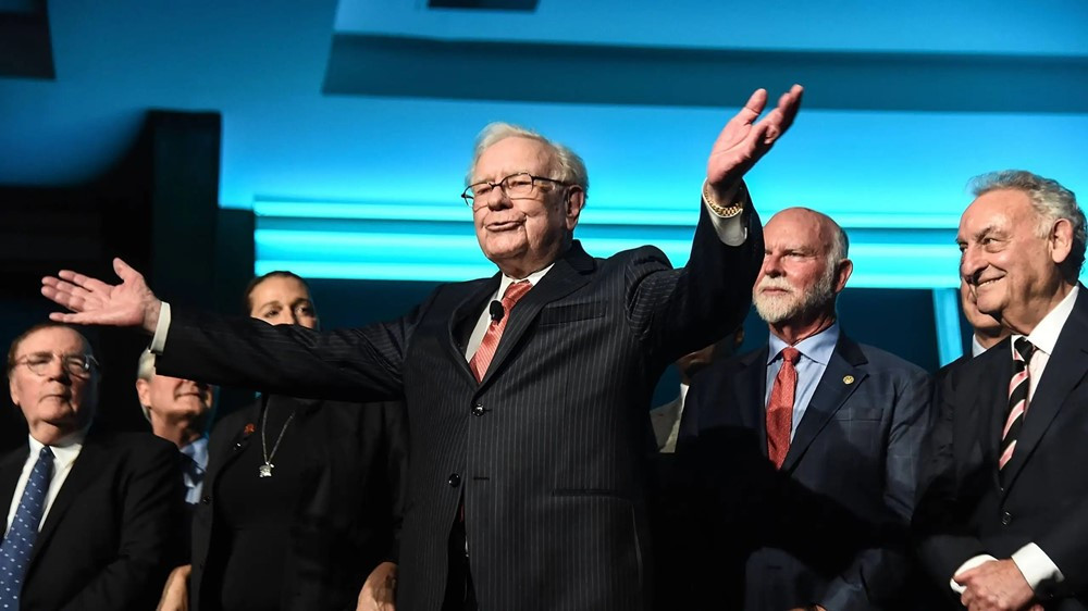 Không phải Elon Musk, huyền thoại Warren Buffett mới là người giàu nhất thế giới? - ảnh 2