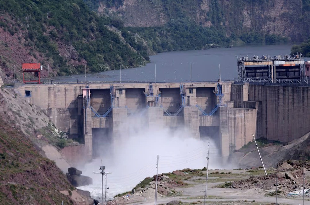 Ấn Độ đe dọa siết ‘nguồn sống’ của Pakistan, Trung Quốc ngư ông đắc lợi - ảnh 1