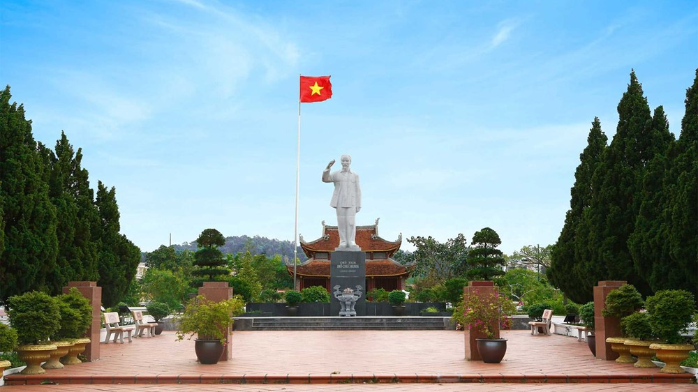 Vùng đất duy nhất được Bác Hồ cho phép dựng tượng ngay khi Người còn sống: Từng là huyện nghèo, nay vươn mình thành đảo ngọc ở vùng Đông Bắc Tổ quốc - ảnh 3
