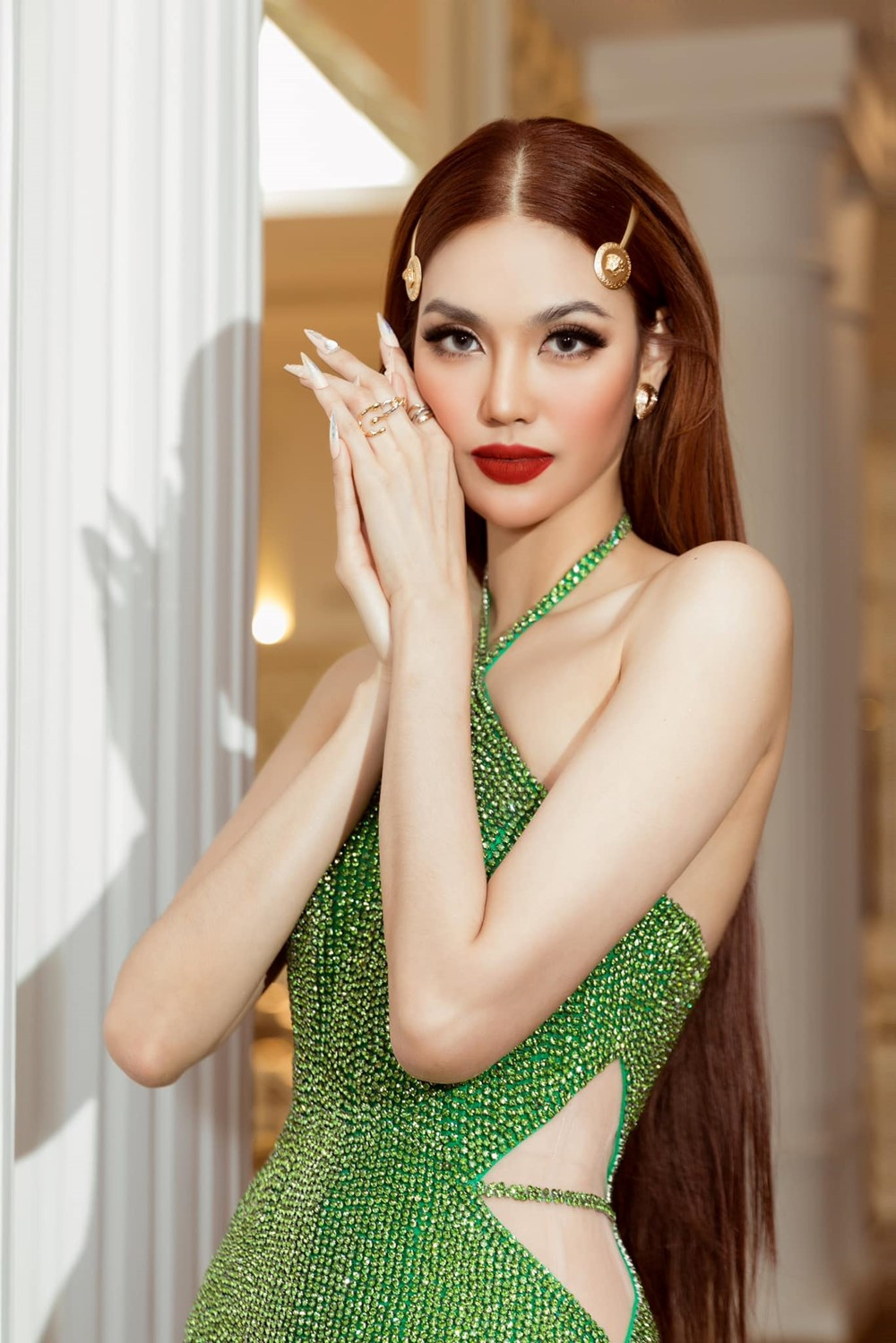 Cháu dâu gia tộc giàu có bậc nhất Việt Nam, là siêu mẫu nổi tiếng, gia thế hiển hách: Ông là Hiệu trưởng đầu tiên của Đại học Sư phạm TP. Hồ Chí Minh, bố mẹ Giáo sư - ảnh 3