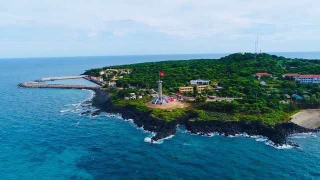 Chỉ hơn một tháng nữa, huyện đảo nhỏ nhất Việt Nam sẽ xóa bỏ vai trò trên bản đồ hành chính, trở thành đặc khu chiến lược- Ảnh 3. Chỉ hơn một tháng nữa, huyện đảo nhỏ nhất Việt Nam sẽ xóa bỏ vai trò trên bản đồ hành chính, trở thành đặc khu chiến lược- Ảnh 3.