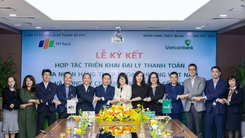 Vì sao hơn 7.000 cửa hàng WinMart+, Thế giới Di động, FPT Shop... trên toàn quốc trở thành 'cây ATM' của ngân hàng?