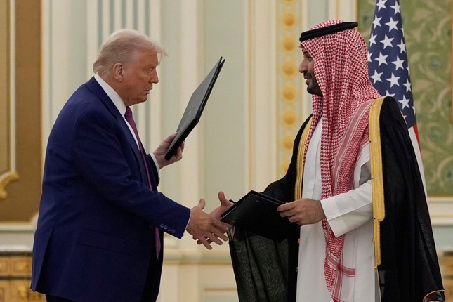 Hàm ý với Nga và Iran từ chuyến công du của Tổng thống Mỹ Trump đến Trung Đông ảnh 1