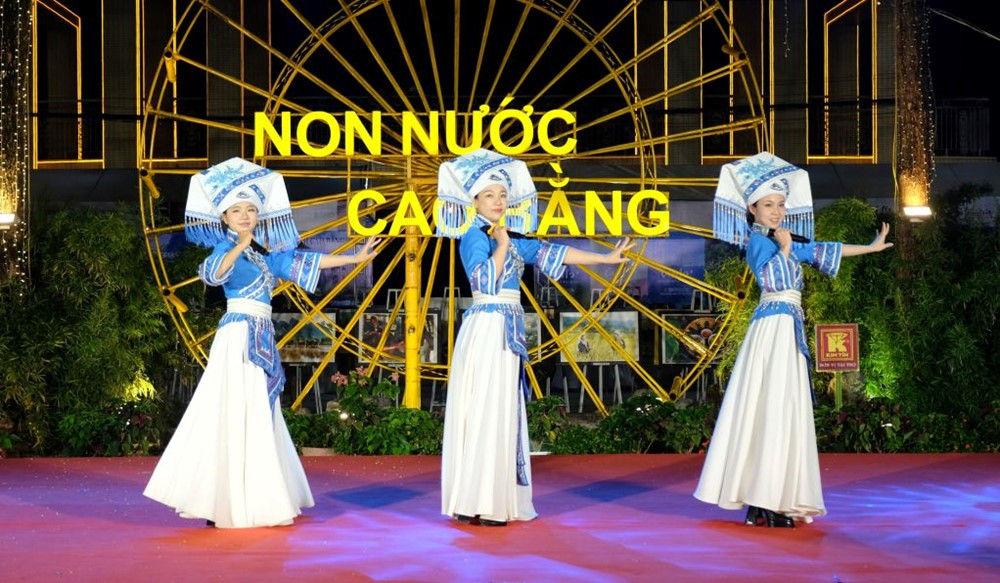 Tỉnh từng là vùng đất phên dậu của Tổ quốc, được báo quốc tế ca ngợi đẹp như ngọc ẩn vừa mở tuyến du lịch xuyên biên giới - ảnh 1