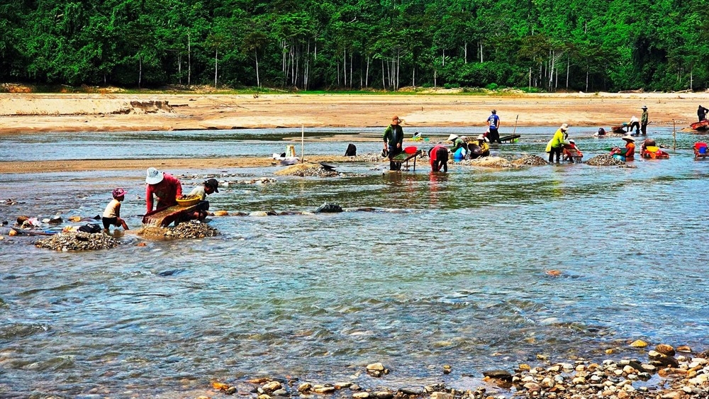 Phát hiện ‘kho báu’ chứa hơn 32 tấn vàng trải dài một con sông cổ - ảnh 1