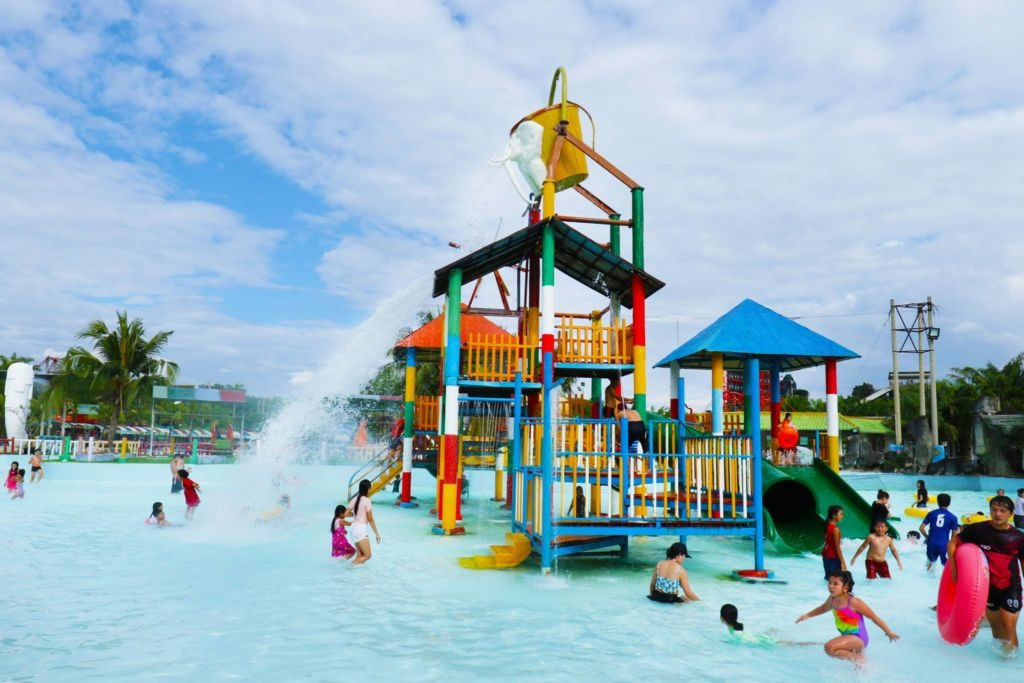 Khu du lịch 6.000 tỷ lớn nhất Đông Nam Á của vợ chồng bà Nguyễn Phương Hằng xả ưu đãi khủng khi booking villa nghỉ dưỡng- Ảnh 3. Khu du lịch 6.000 tỷ lớn nhất Đông Nam Á của vợ chồng bà Nguyễn Phương Hằng xả ưu đãi khủng khi booking villa nghỉ dưỡng- Ảnh 3.