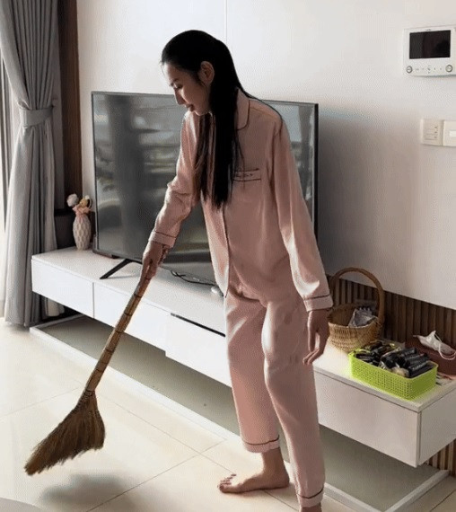 Hoa hậu Thùy Tiên trước khi vướng lao lý: Sinh sống tại một chung cư cao cấp giữa lòng thành phố- Ảnh 1. Hoa hậu Thùy Tiên trước khi vướng lao lý: Sinh sống tại một chung cư cao cấp giữa lòng thành phố- Ảnh 1.