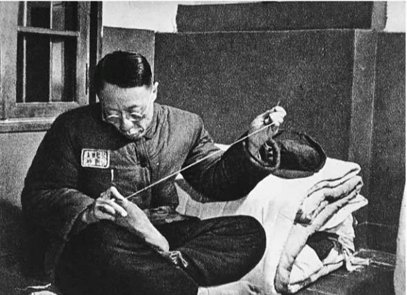 Vị vua cuối cùng của Trung Hoa: Bị thái giám 'lừa' suốt 20 năm, cuối đời còn phải xếp hàng mua vé vào Cố cung - ảnh 1