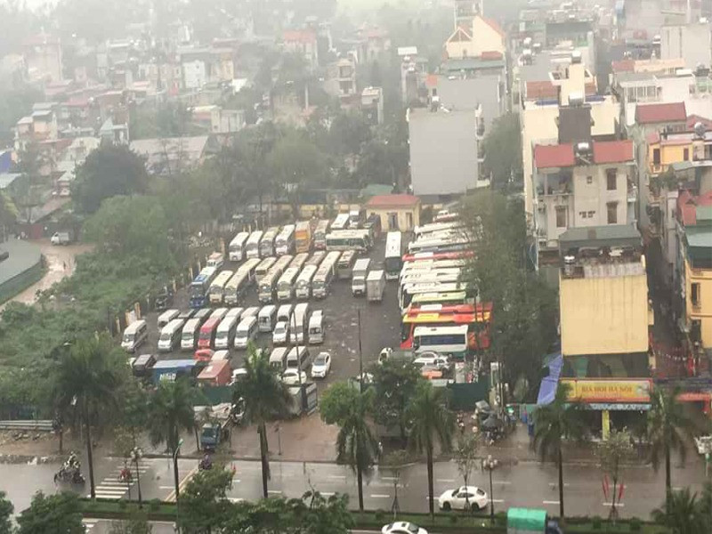 Chưa đầy 1 tháng nữa, 50 bãi trông xe trái phép tại quận đông dân nhất Hà Nội sẽ bị 'xóa sổ'- Ảnh 1. Chưa đầy 1 tháng nữa, 50 bãi trông xe trái phép tại quận đông dân nhất Hà Nội sẽ bị 'xóa sổ'- Ảnh 1.