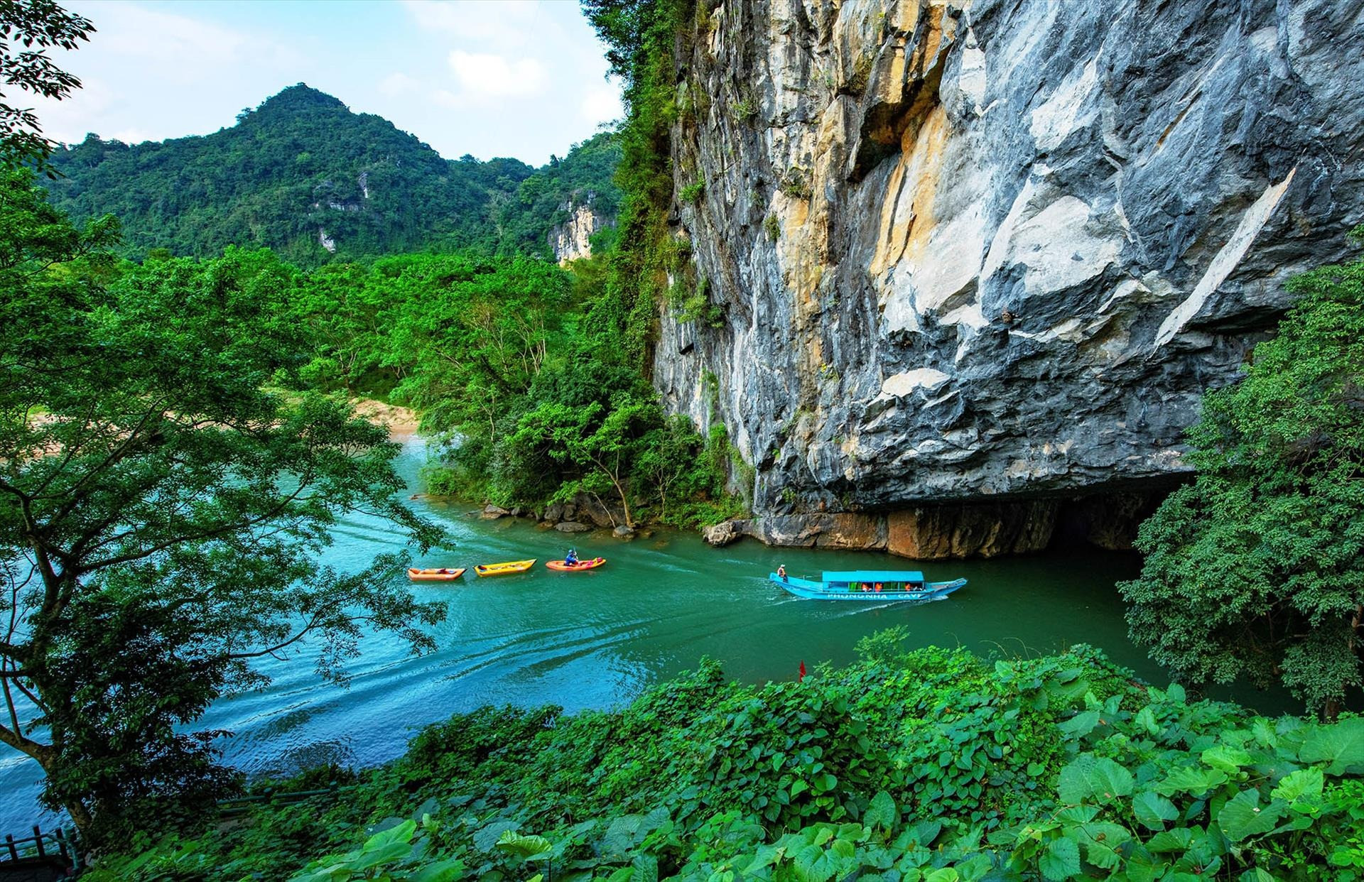 Vườn quốc gia Phong Nha - Kẻ Bàng. Nguồn ảnh: Báo Người Lao Động Vườn quốc gia Phong Nha - Kẻ Bàng. Nguồn ảnh: Báo Người Lao Động