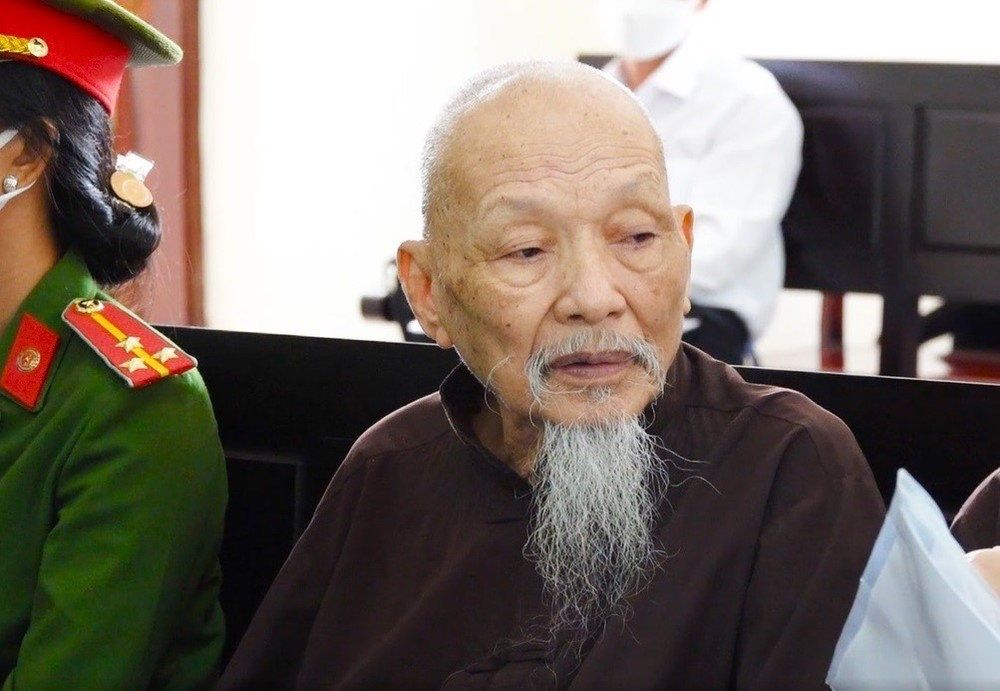 Hôm nay, chính thức xét xử sơ thẩm Lê Tùng Vân: Con trai ‘thầy ông nội’ tiết lộ góc khuất - ảnh 1