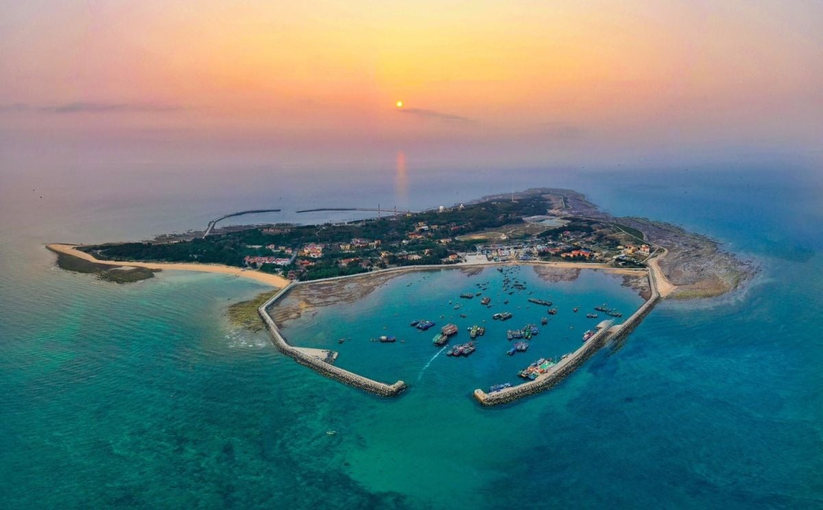 Một TP trực thuộc Trung ương của Việt Nam dự kiến có 2 đặc khu hành chính đầu tiên sau sắp xếp- Ảnh 2. Một TP trực thuộc Trung ương của Việt Nam dự kiến có 2 đặc khu hành chính đầu tiên sau sắp xếp- Ảnh 2.