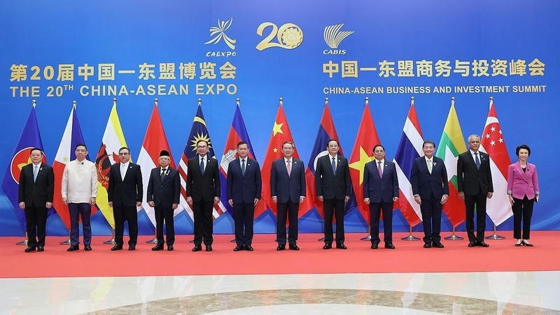Siêu cường châu Á ‘chốt’ thỏa thuận thương mại 234 tỷ USD với Đông Nam Á giữa thương chiến, Việt Nam hưởng lợi ra sao? - ảnh 1
