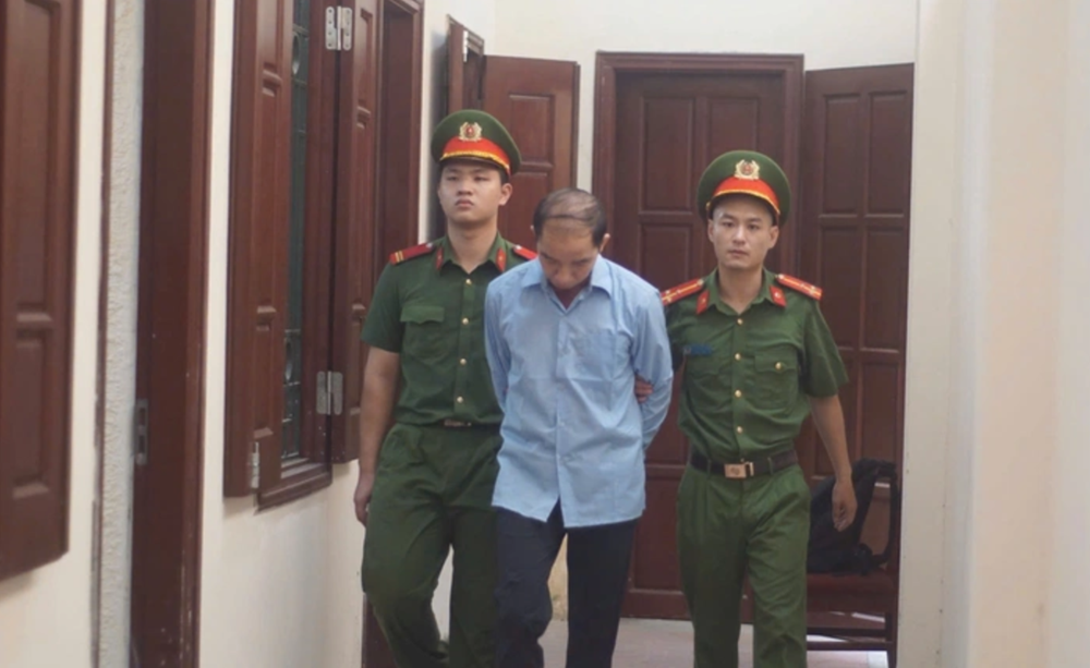 Bắt Bí thư Đảng ủy phường Nguyễn Xuân Chinh - ảnh 1