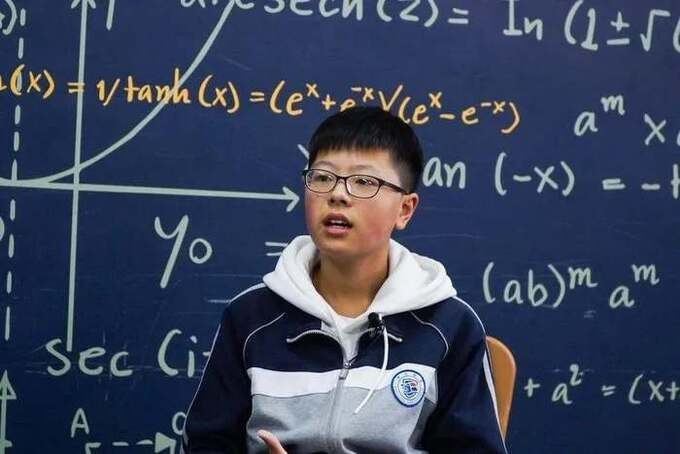 'Thần đồng' Toán học lập cú đúp, 2 năm liên tiếp đạt điểm tuyệt đối 42/42 tại Olympic Toán Quốc tế, 9 tuổi đã học hết Toán THCS - ảnh 1