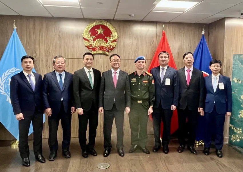 Sĩ quan Việt Nam tại Mỹ được Bộ Công an thăng hàm Thượng tá trước thời hạn - ảnh 2