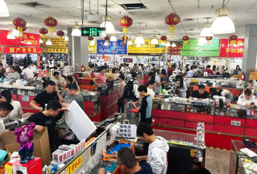 Đột nhập tòa nhà chứa hàng lô iPhone 'bị đánh cắp': Máy bị khóa vẫn lãi đậm, bán 100-200 chiếc là chuyện bình thường - ảnh 2