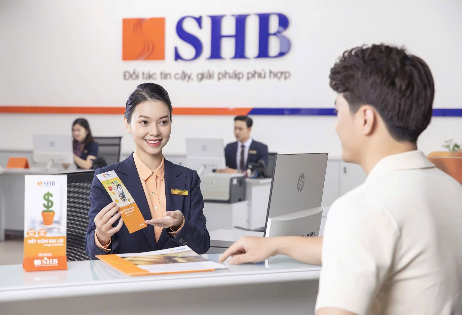 Vốn hóa SHB vượt 2 tỷ USD, nền tảng tài chính vững mạnh, không ngừng bứt phá