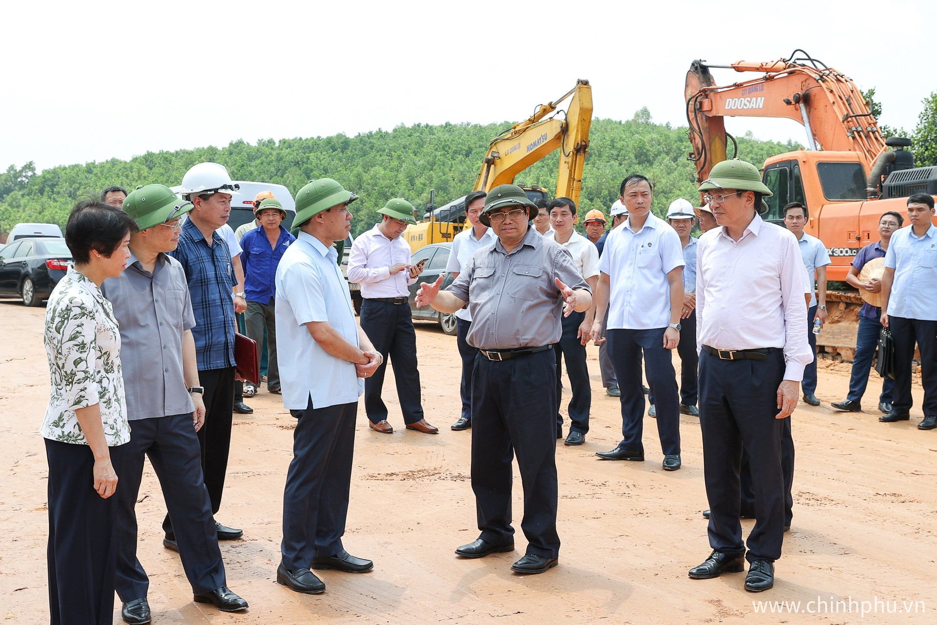 Những nút thắt cần tháo gỡ trong đầu tư công- Ảnh 1. Những nút thắt cần tháo gỡ trong đầu tư công- Ảnh 1.