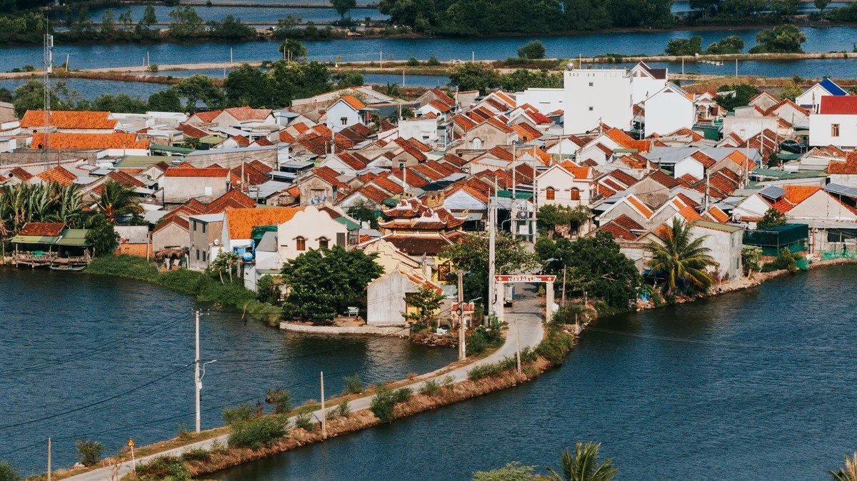 Khám phá ngôi làng cổ miền Trung 370 năm đứng một mình, lọt top 7 cảnh đẹp bất ngờ nhìn từ không trung- Ảnh 4. Khám phá ngôi làng cổ miền Trung 370 năm đứng một mình, lọt top 7 cảnh đẹp bất ngờ nhìn từ không trung- Ảnh 4.