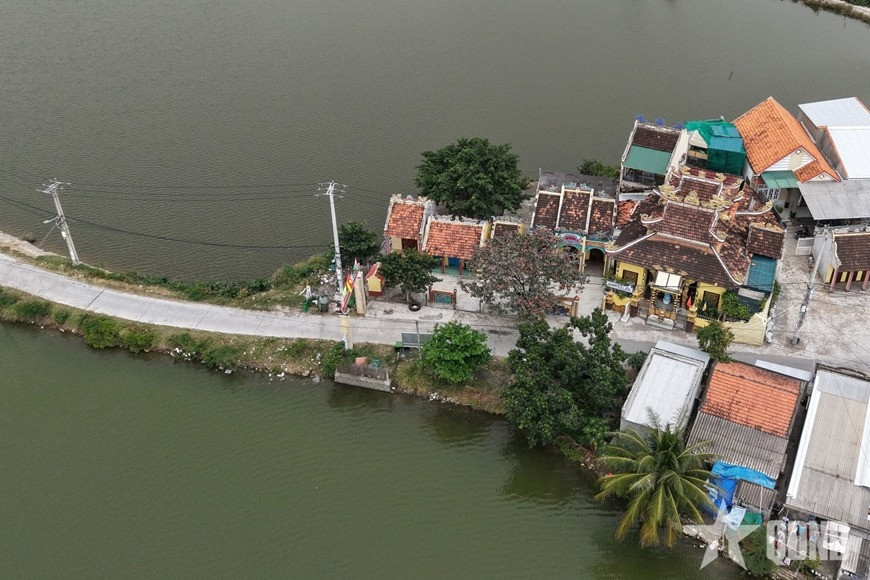 Khám phá ngôi làng cổ miền Trung 370 năm đứng một mình, lọt top 7 cảnh đẹp bất ngờ nhìn từ không trung- Ảnh 2. Khám phá ngôi làng cổ miền Trung 370 năm đứng một mình, lọt top 7 cảnh đẹp bất ngờ nhìn từ không trung- Ảnh 2.