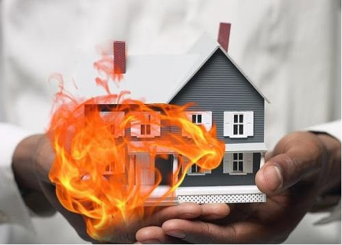 Từ 1/7, nhà trọ và quán ăn thuộc diện này bắt buộc phải mua bảo hiểm cháy nổ- Ảnh 1. Từ 1/7, nhà trọ và quán ăn thuộc diện này bắt buộc phải mua bảo hiểm cháy nổ- Ảnh 1.
