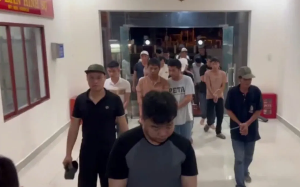 Công an bắt giữ 29 người - ảnh 1