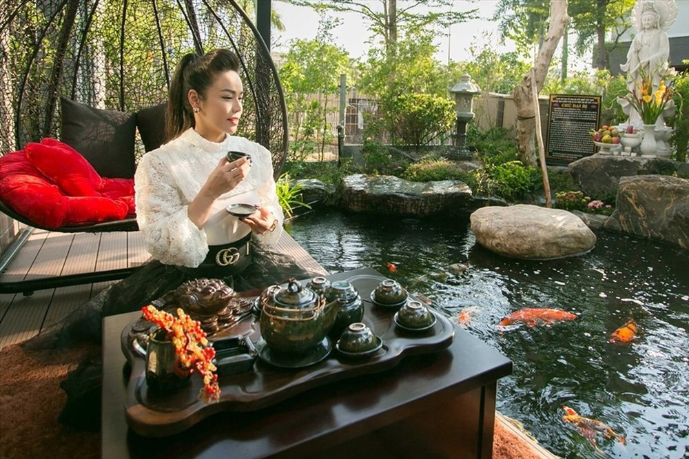 Phú bà Viz nổi tiếng cả nước: 13 tuổi đi làm giúp việc, 40 tuổi là CEO 2 công ty lớn, ở biệt thự 20 tỷ, không lấy chồng - ảnh 3