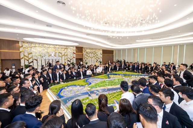 Thủ tướng chỉ đạo Bộ Công an xử lý ngay những phần tử thao túng, lũng đoạn thị trường bất động sản