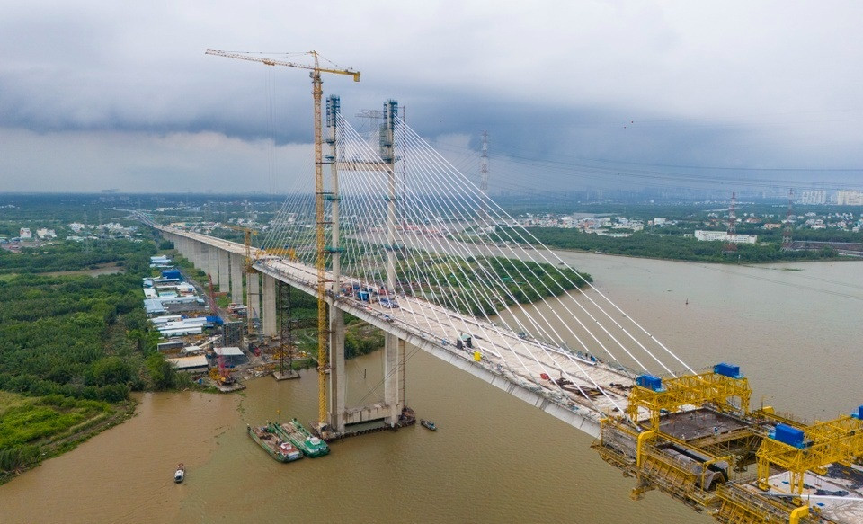 Hai cây cầu dây văng tĩnh không cao nhất Việt Nam khởi công từ 10 năm trước đang nỗ lực về đích- Ảnh 1. Hai cây cầu dây văng tĩnh không cao nhất Việt Nam khởi công từ 10 năm trước đang nỗ lực về đích- Ảnh 1.