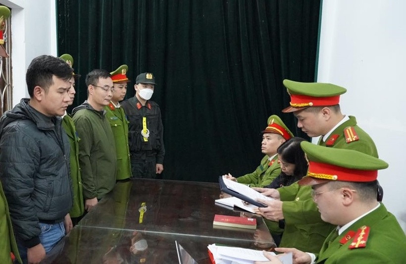 Niêm yết đại lý nước giải khát để bán cổ phiếu 'rác' cho nhà đầu tư, dàn lãnh đạo lập thêm công ty 'ma' rút ruột sạch tài sản