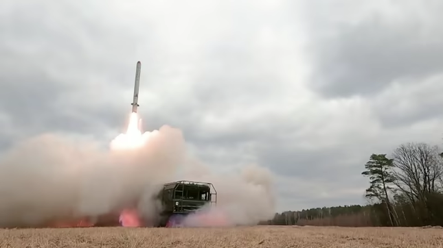 ‘Lá chắn thép’ Patriot của Ukraine gặp khó trước tên lửa Iskander nâng cấp của Nga ảnh 1