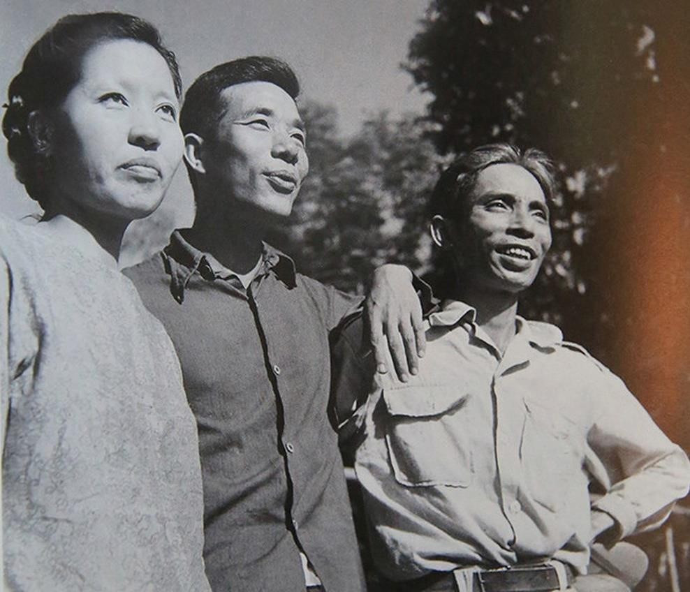 Nhà thơ duy nhất phong trào Thơ mới được phong NSND: Được mệnh danh là ‘ông hoàng thơ ca’, vợ và con đều là NSND đình đám - ảnh 2
