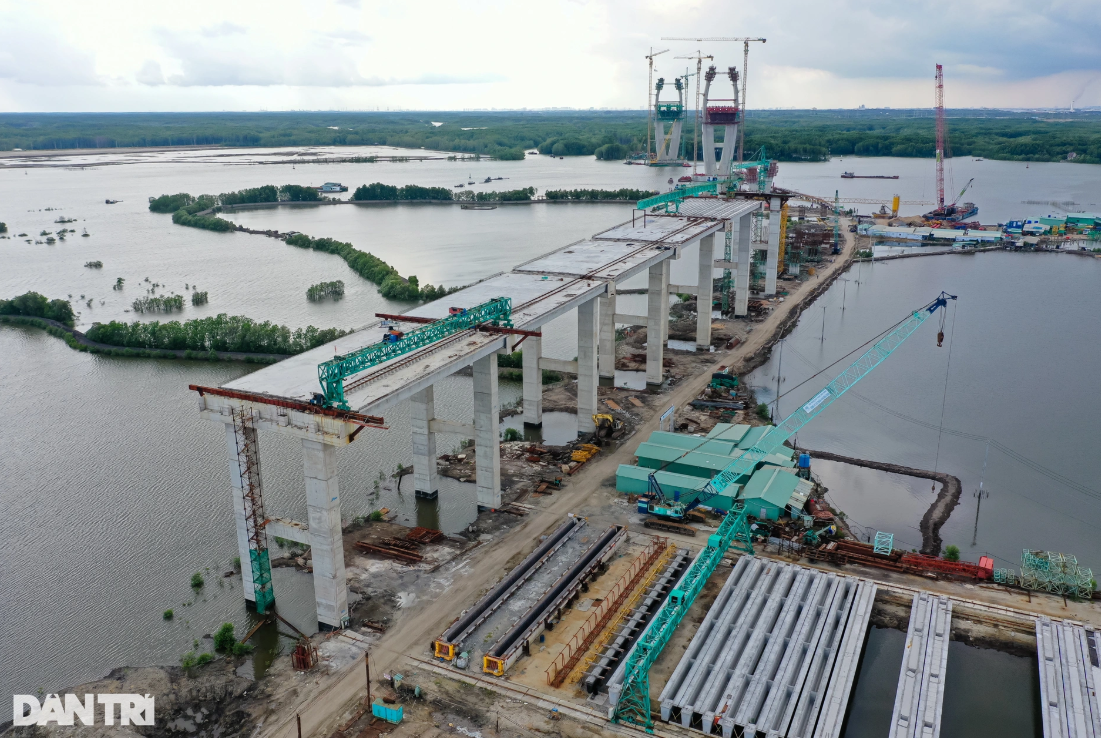 Cây cầu 4.900 tỷ có nhịp chính dài nhất Đông Nam Á của Việt Nam dự kiến hoàn thành trước hạn 6 tháng- Ảnh 2. Cây cầu 4.900 tỷ có nhịp chính dài nhất Đông Nam Á của Việt Nam dự kiến hoàn thành trước hạn 6 tháng- Ảnh 2.