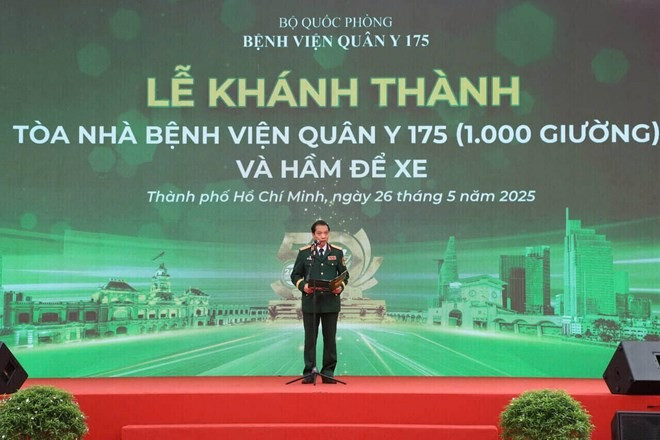 Bệnh viện đầu tiên tại Việt Nam có 2 bãi đáp trực thăng cấp cứu chính thức khánh thành tòa nhà đa khoa 1.000 giường- Ảnh 1.