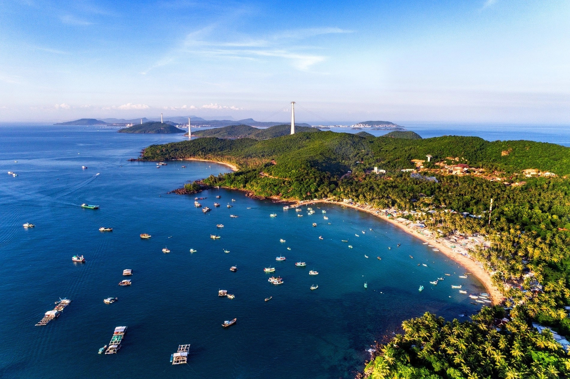 TP đảo đầu tiên của Việt Nam tăng cường thêm đường bay thẳng đến 2 quốc gia vùng Đông Nam Á- Ảnh 2.