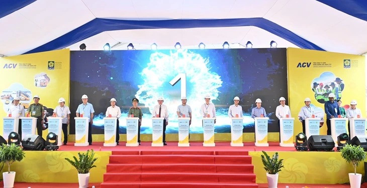 Hình ảnh tại lễ khởi công. Nguồn ảnh: Báo Tuổi trẻ