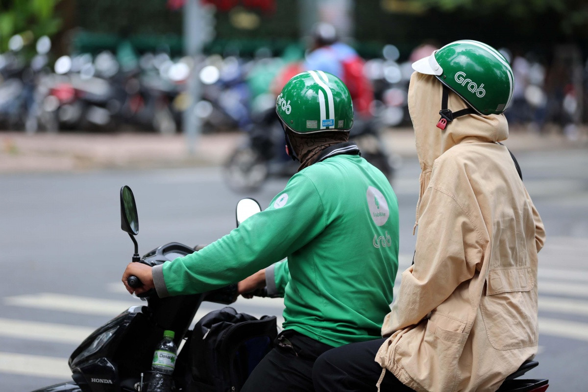 TP HCM sắp chuyển 400.000 xe xăng sang xe điện, tài xế Grab, Be... được hỗ trợ gì?