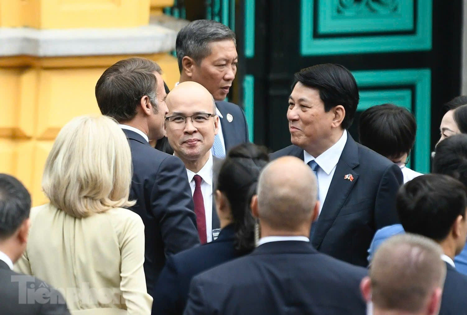 Chủ tịch nước Lương Cường chủ trì lễ đón Tổng thống Pháp Emmanuel Macron ảnh 4
